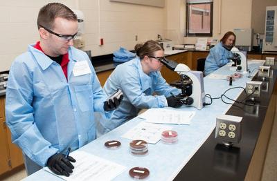 Laboratorians learn about biothreats