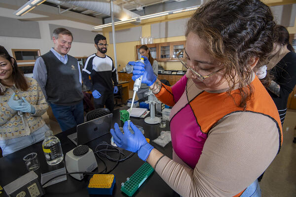 New course gives Wright State students real-world experience in genetics research